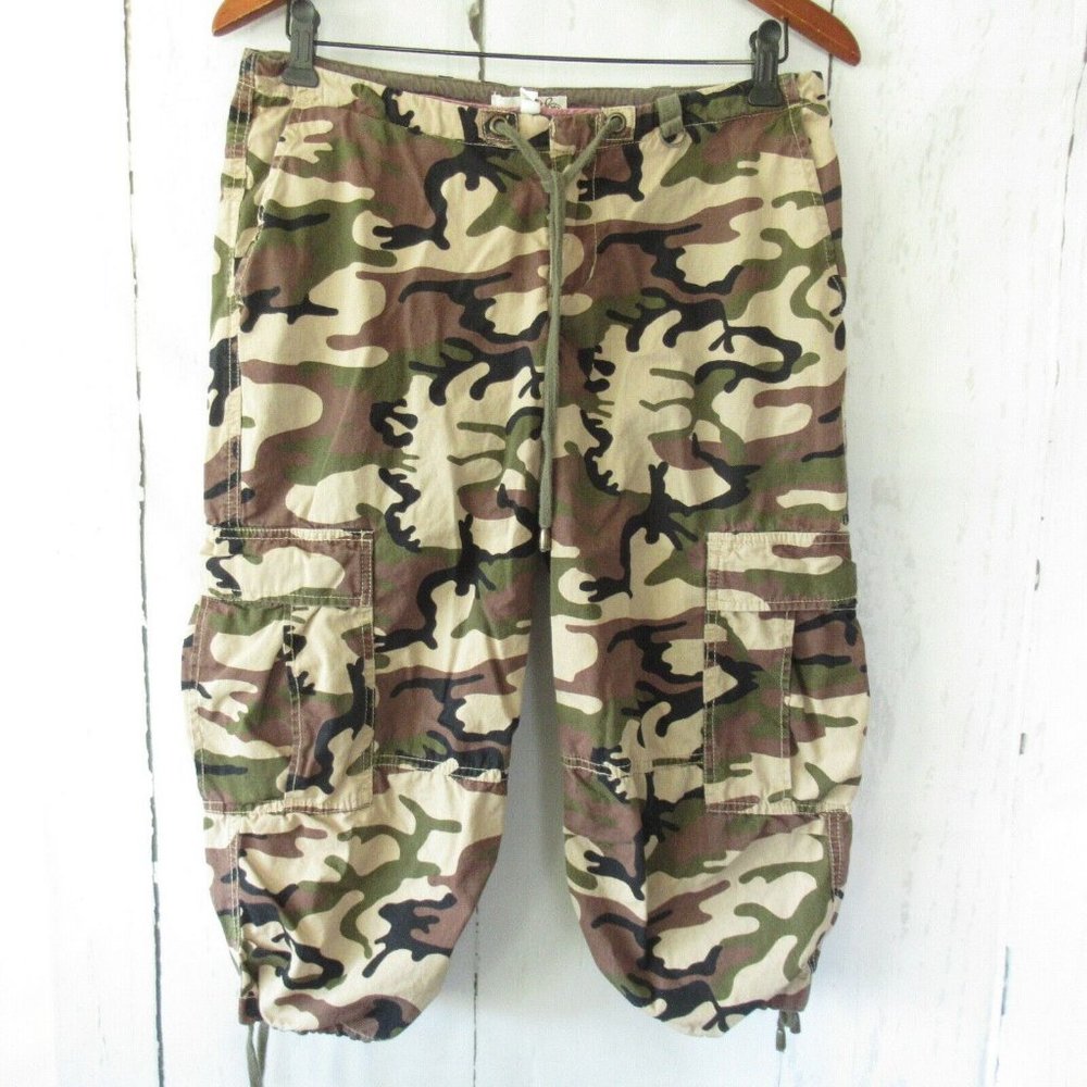 Joie Camouflage Cargo Capris